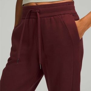 Lululemon High Rise Scuba Jogger